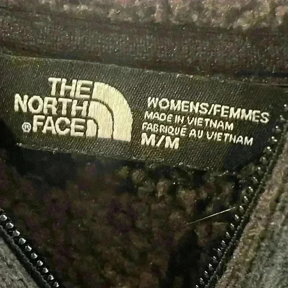 The North Face Women’s jacket. Size Small Color Black with Hood - Picture 6 of 16